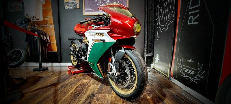 moto de collection bordeaux  mv Agusta de collection 